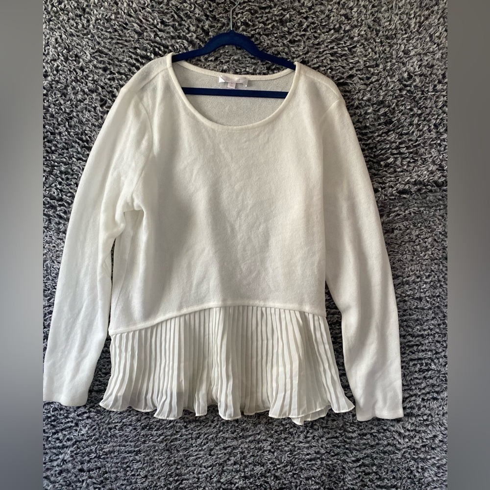 Laura Conrad white  sweater Medium
